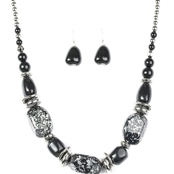 Black silver and white necklace with earrings - Picture 1 of 2